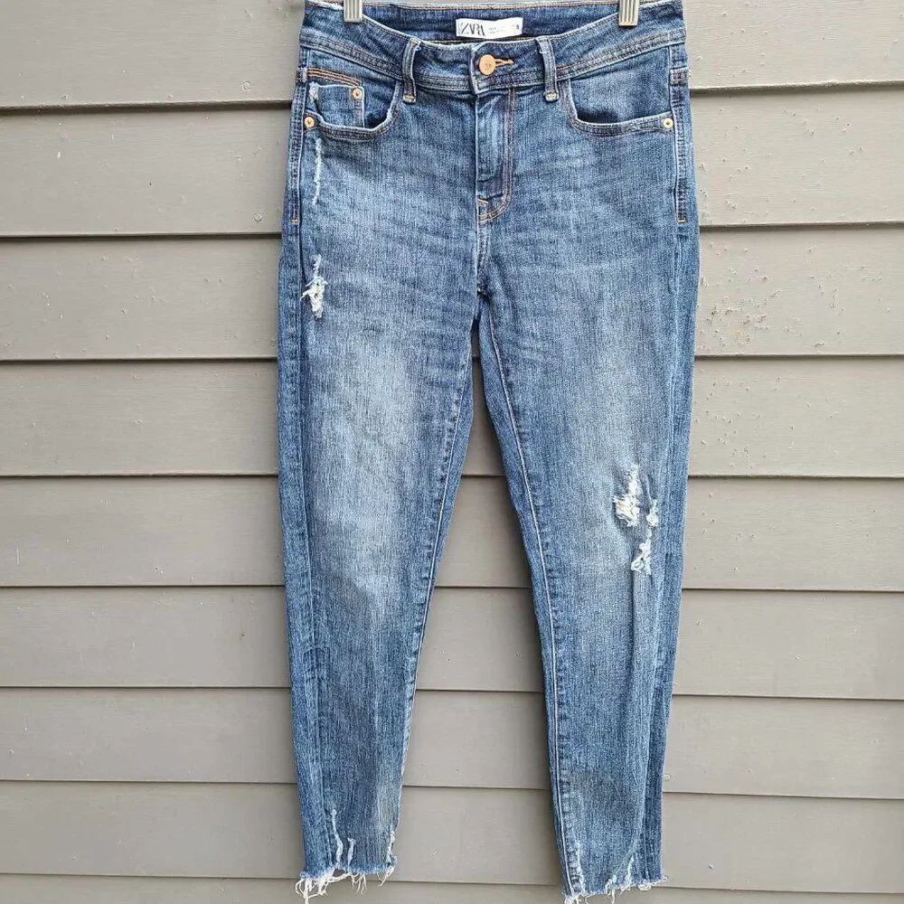 Zara Distressed Jeans size 6